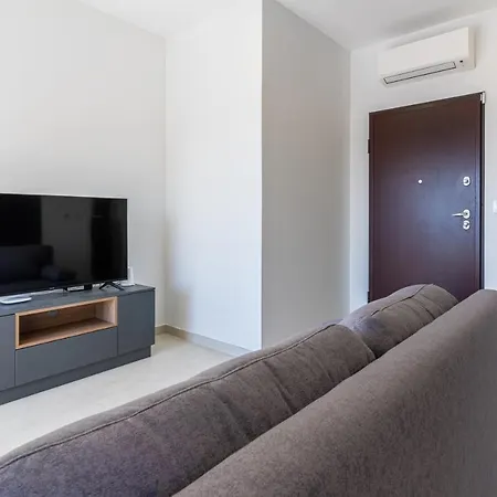 Season Surprise Apartment